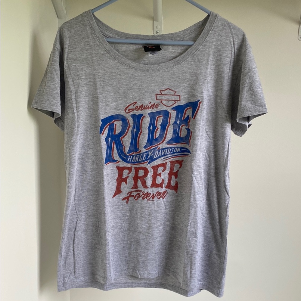 Harley-Davidson Gray Tee with Blue and Red Print